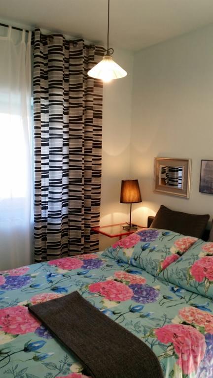Orange Cube Apartment Rijeka Habitación foto